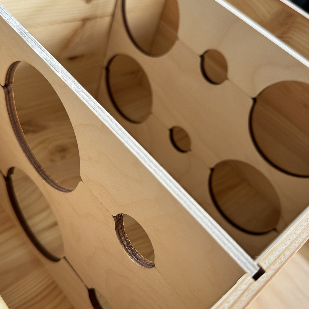 Kit completo ferma bottiglie in legno sagomato